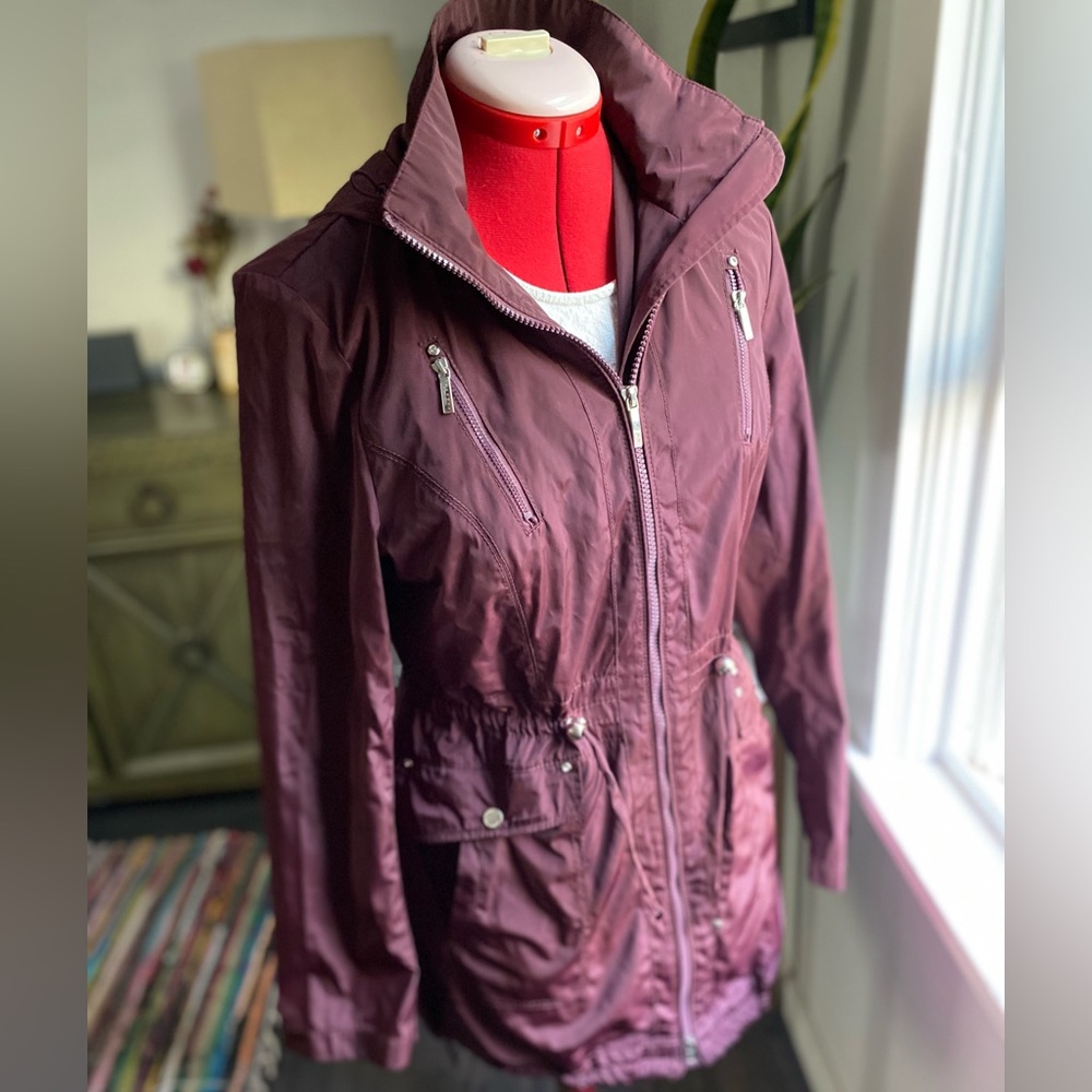 Laundry by Shelli Segal burgundy windbreaker jacket, size small